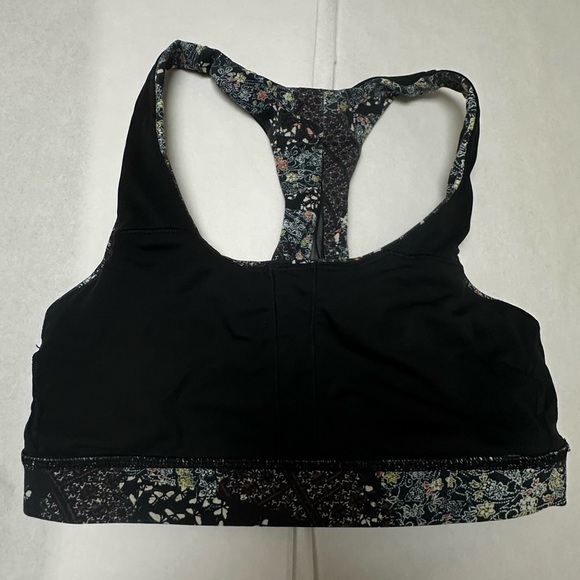 Lululemon Invigorate Bra🌻 - Picture 5 of 9